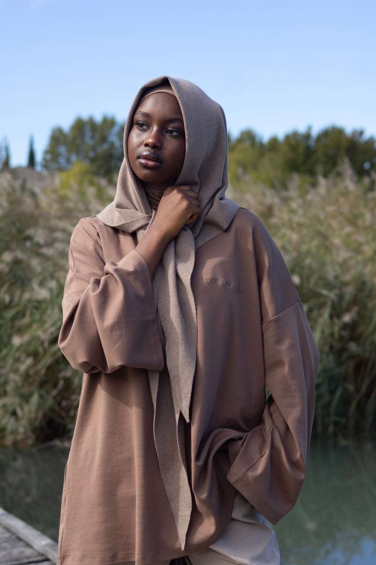 ÉCHARPE MAILLE TRIANGLE BEIGE Mayssa Mastour