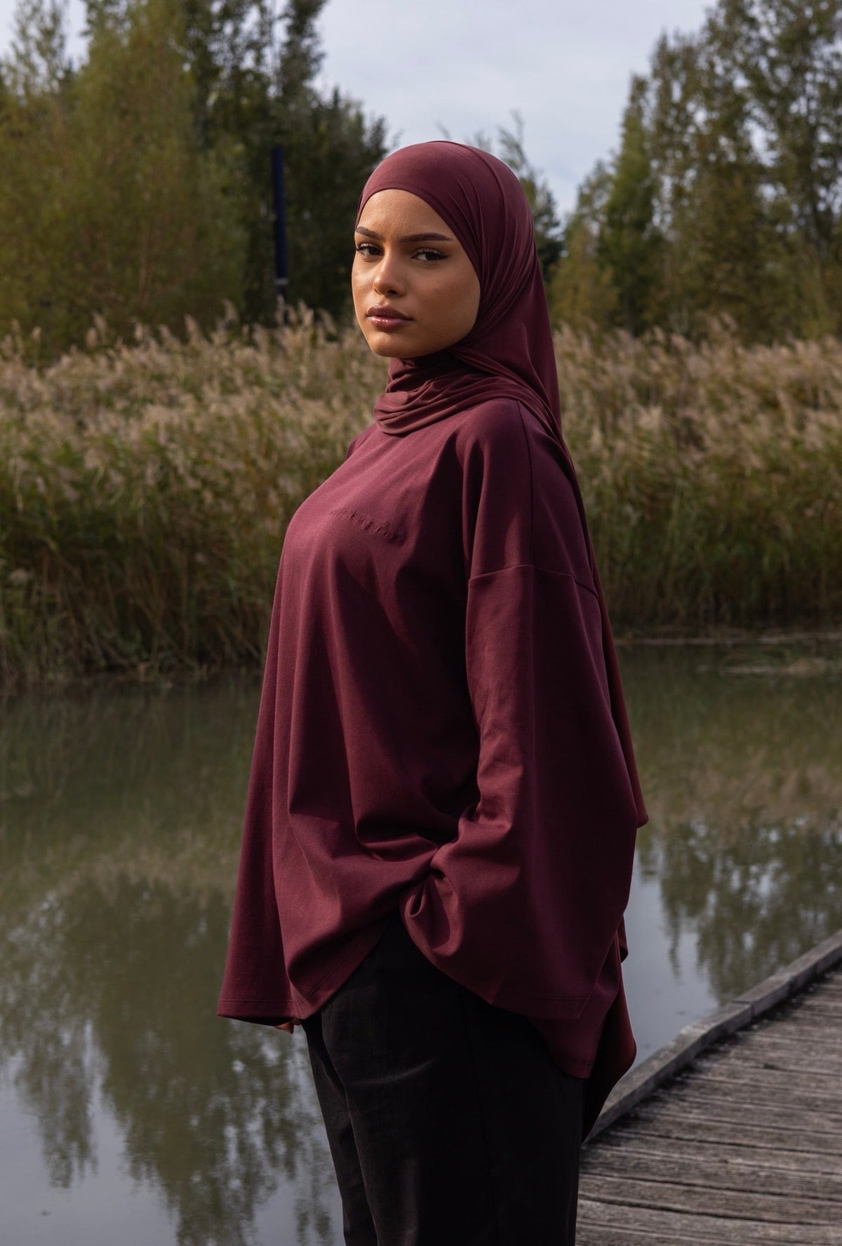 BASIC ESSENTIAL SIGNATURE BORDEAUX Mayssa Mastour