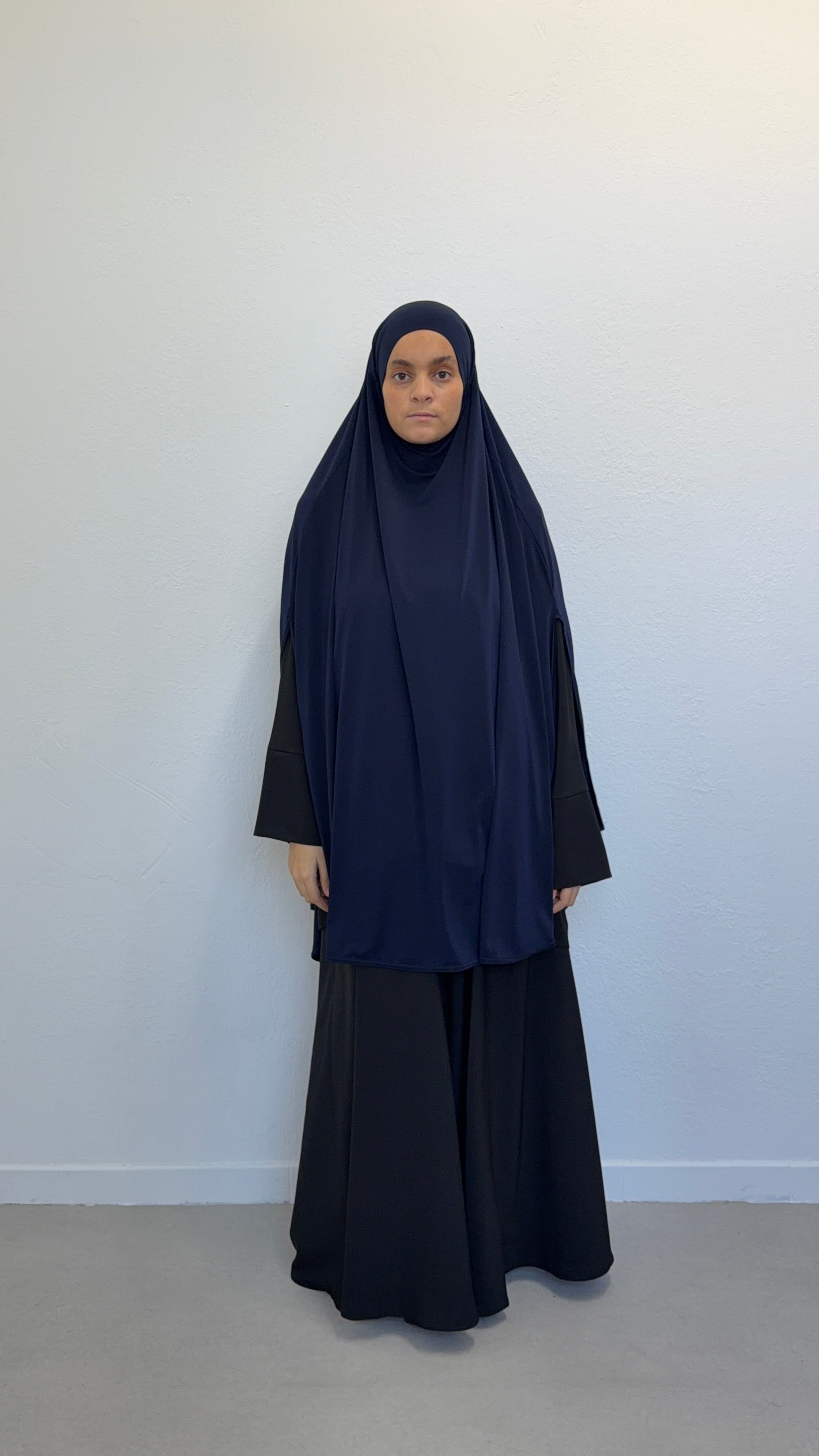 KHIMAR JERSEY PREMIUM À FENTES BLEU NUIT Mayssa Mastour