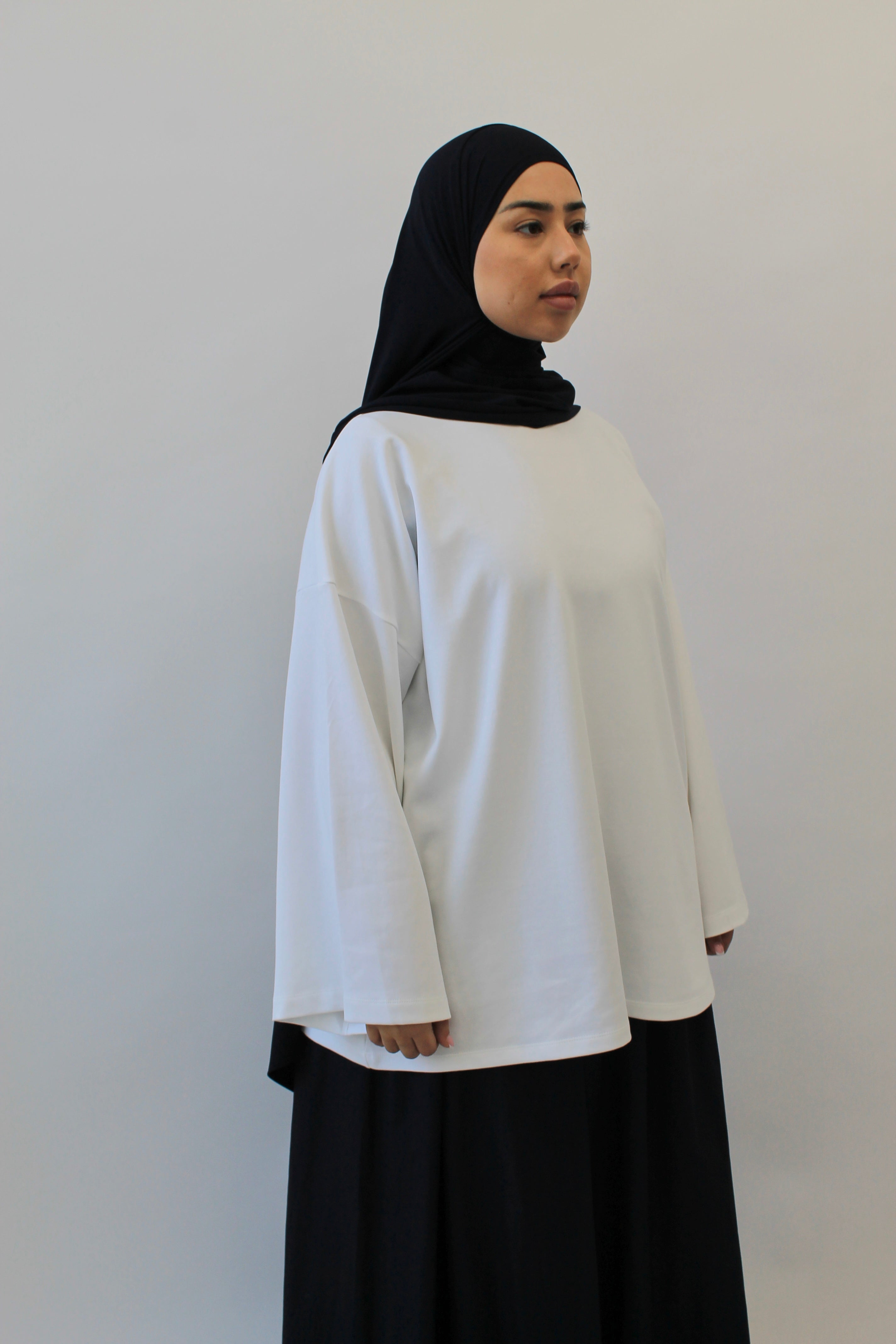 BASIC ESSENTIAL Mayssa Mastour