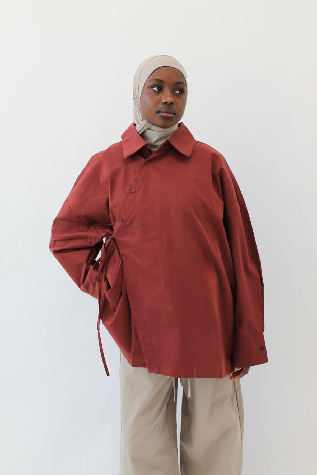 CHEMISE SIGNATURE BORDEAUX Mayssa Mastour