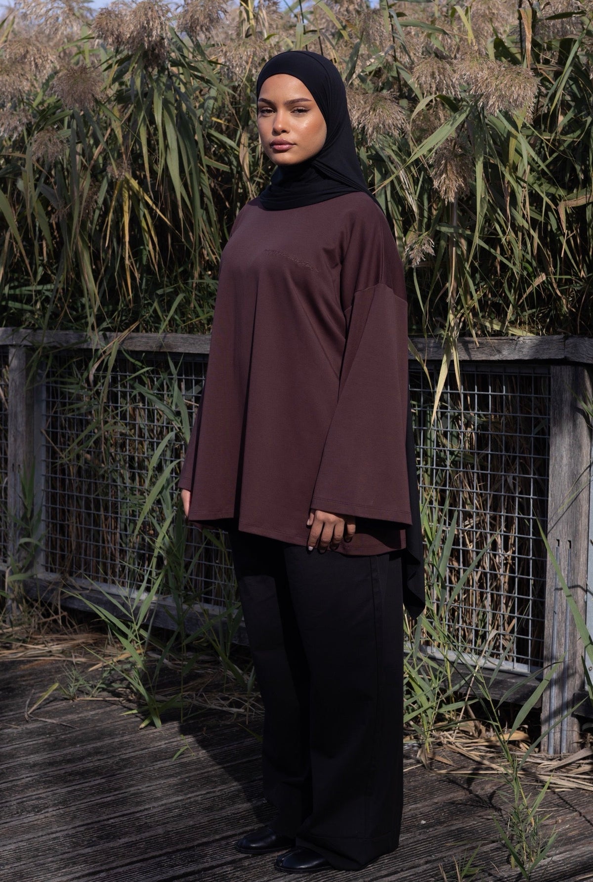 BASIC ESSENTIAL SIGNATURE MARRON Mayssa Mastour