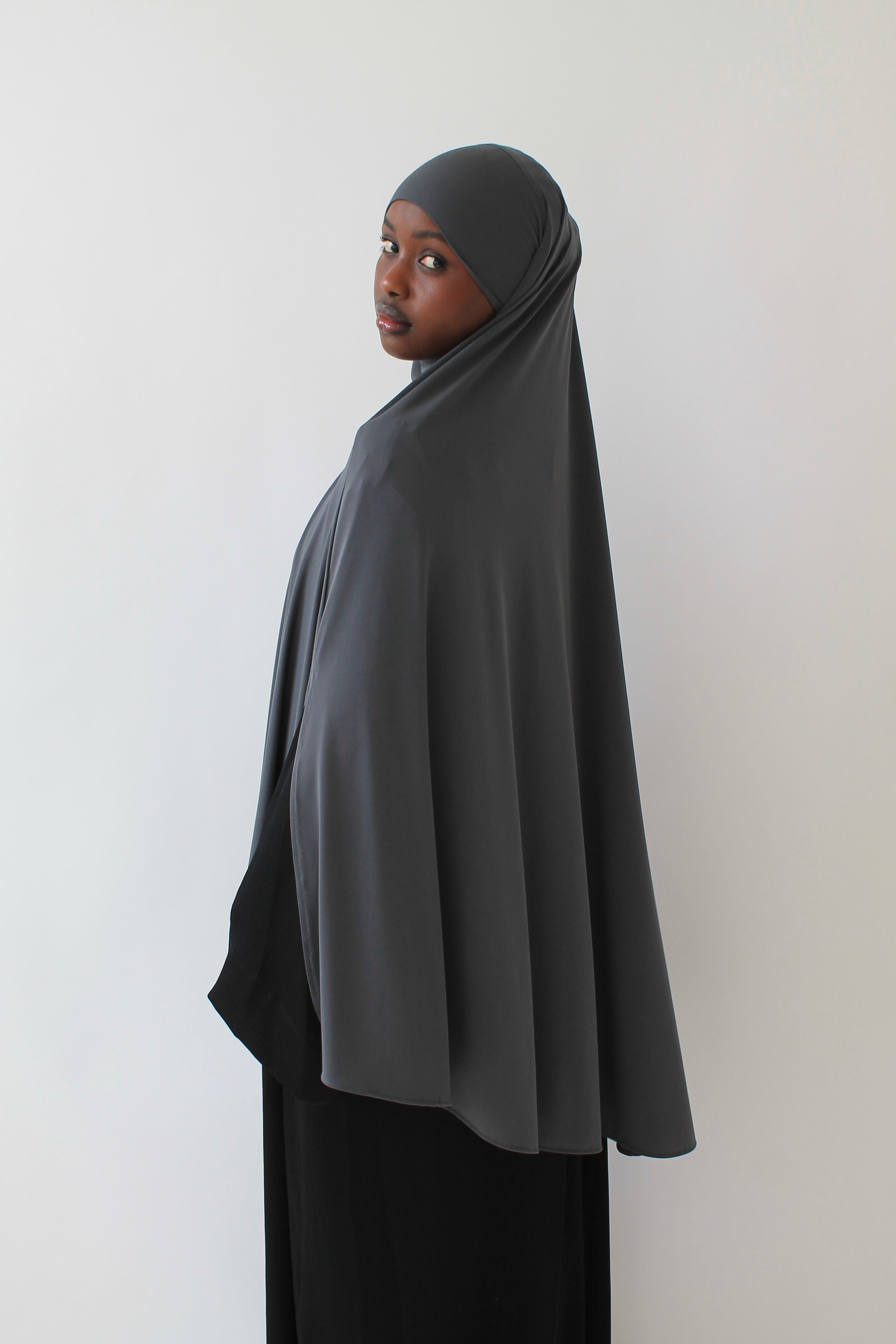 KHIMAR JERSEY PREMIUM À FENTES COURT Mayssa Mastour