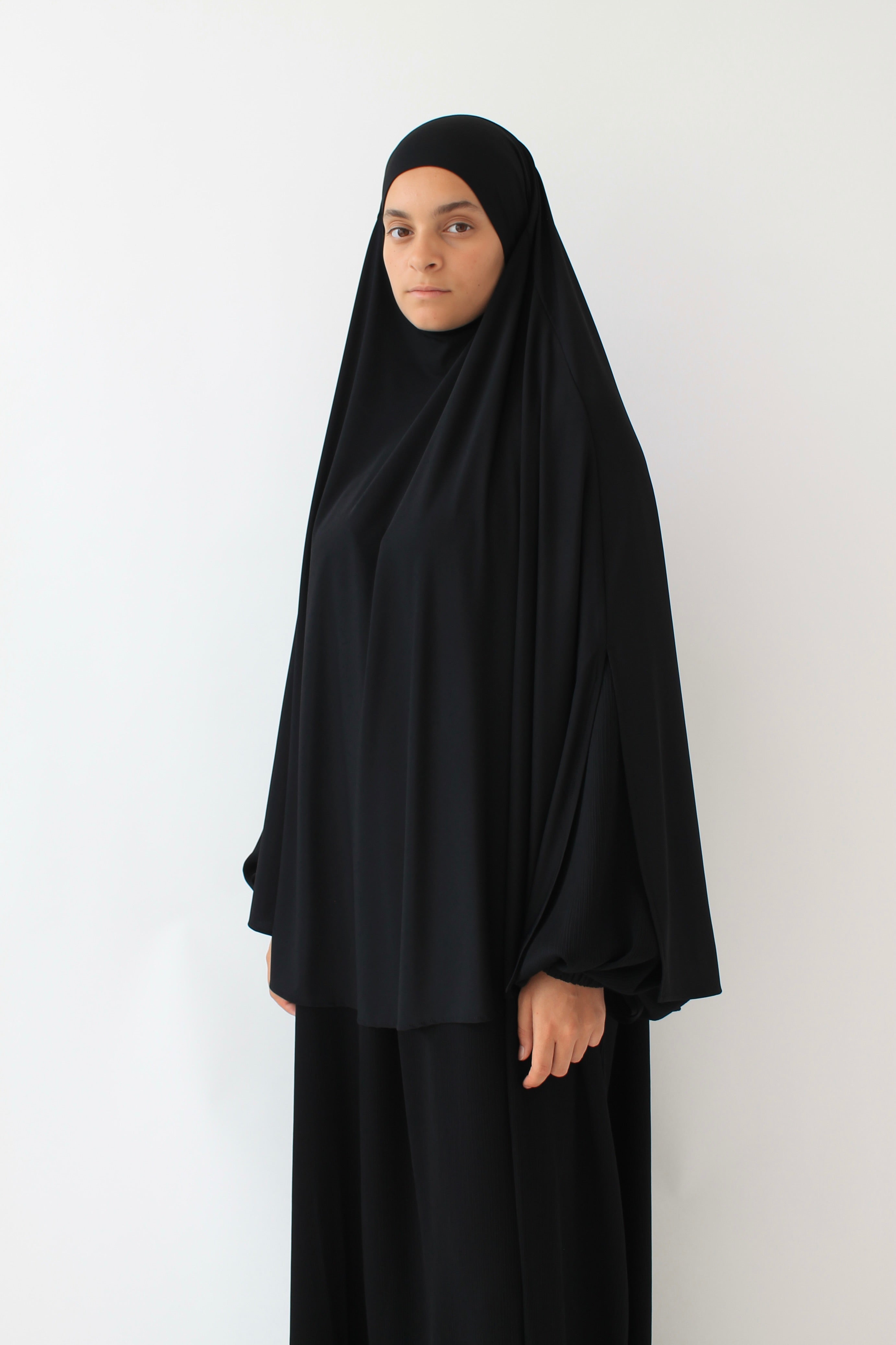 KHIMAR JERSEY PREMIUM À FENTES COURT Mayssa Mastour