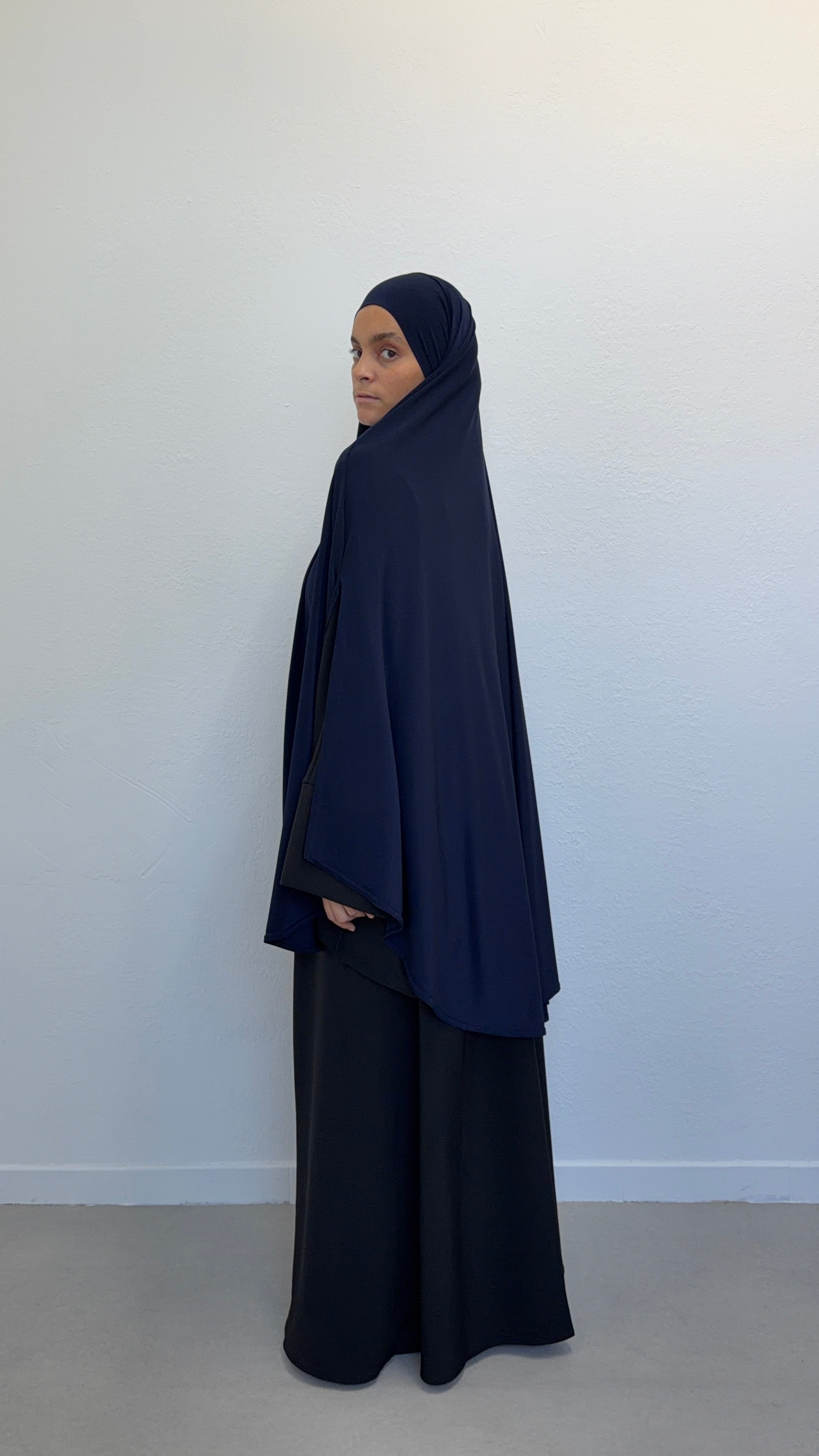 KHIMAR JERSEY PREMIUM À FENTES BLEU NUIT Mayssa Mastour