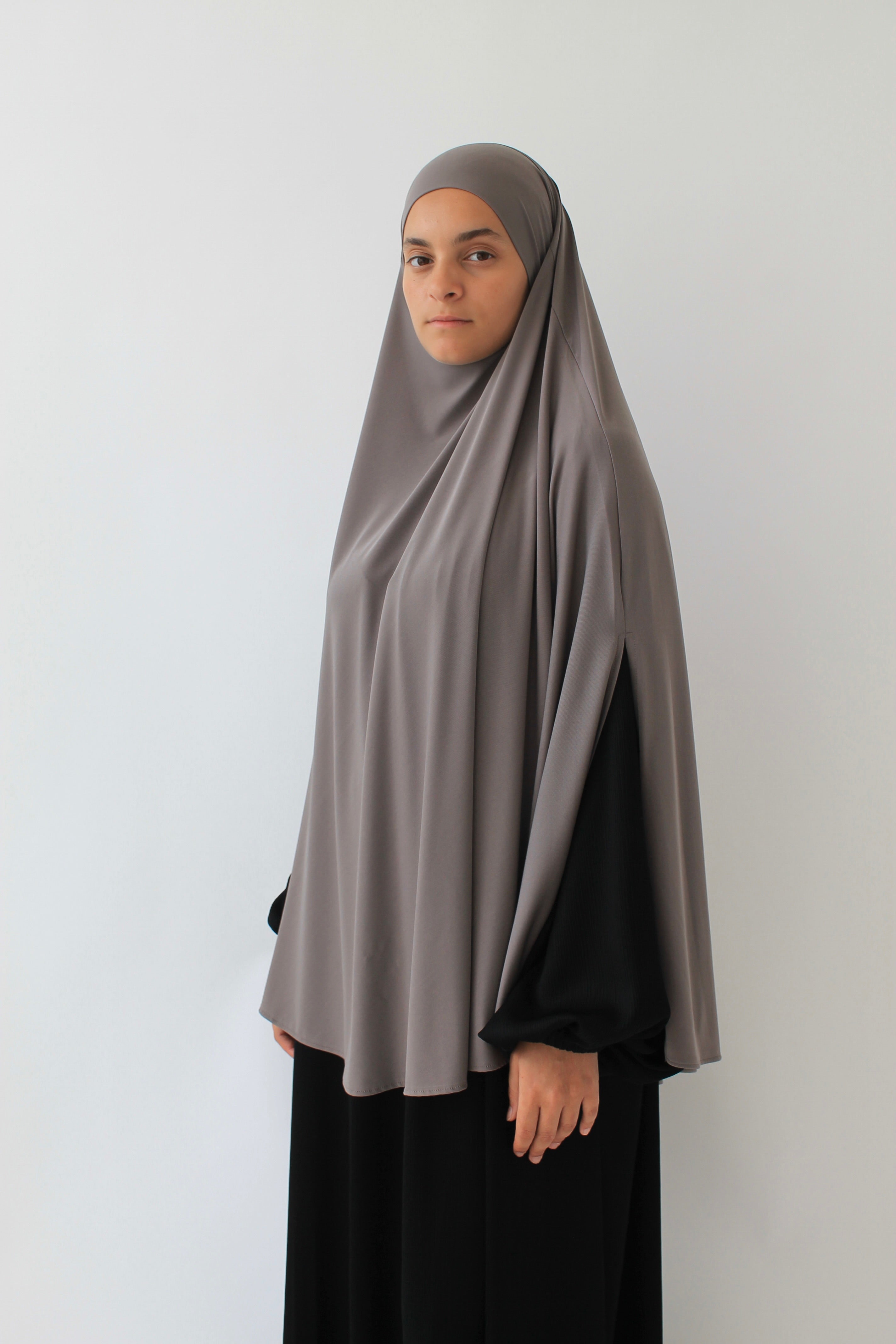 KHIMAR JERSEY PREMIUM À FENTES COURT Mayssa Mastour