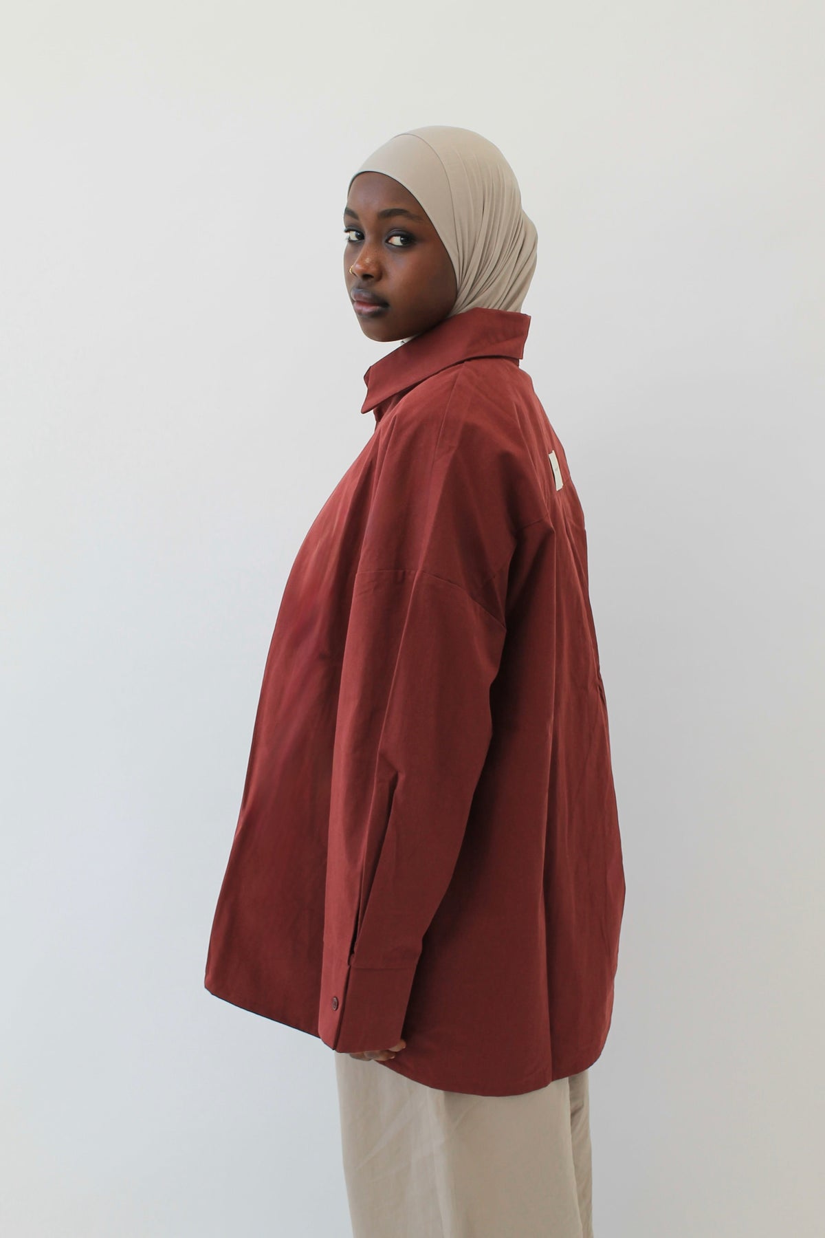 CHEMISE SIGNATURE BORDEAUX Mayssa Mastour