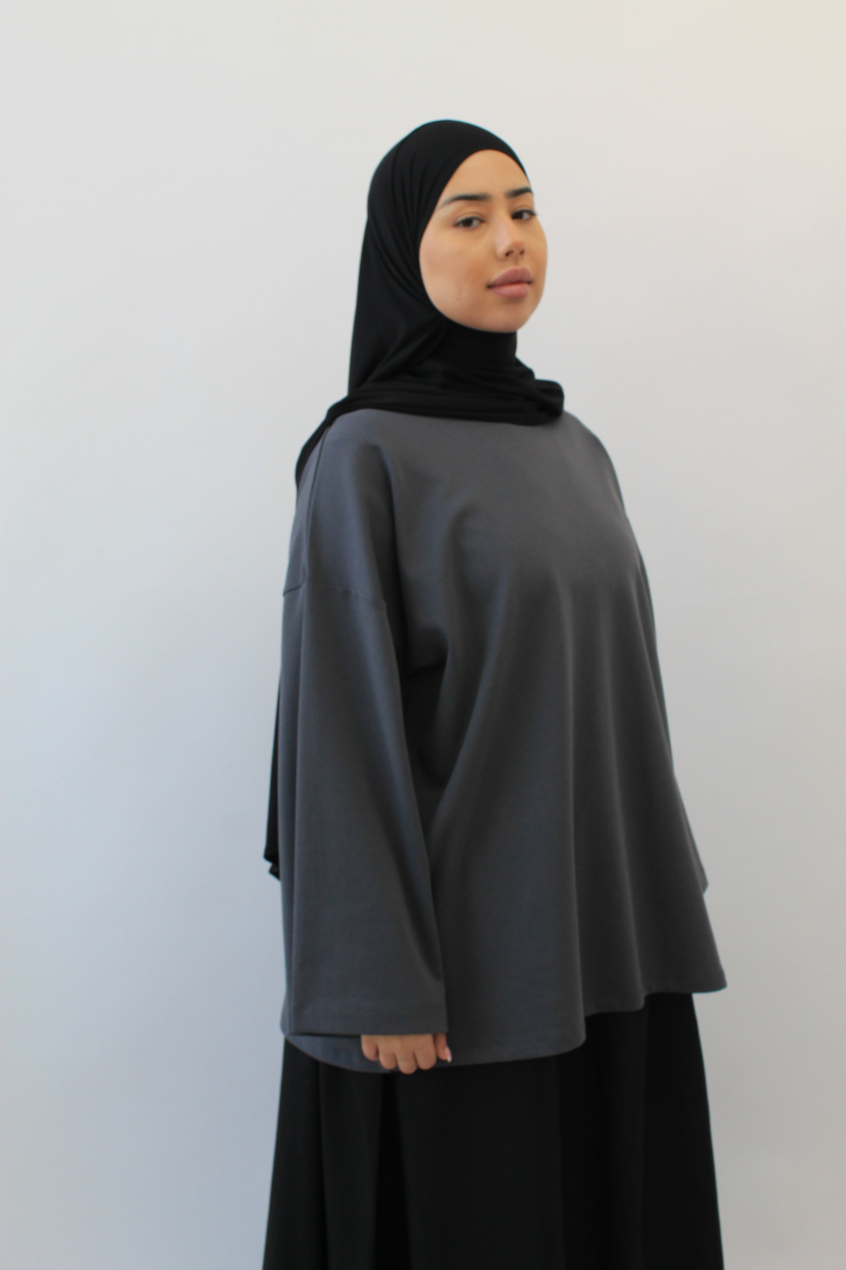 BASIC ESSENTIAL Mayssa Mastour