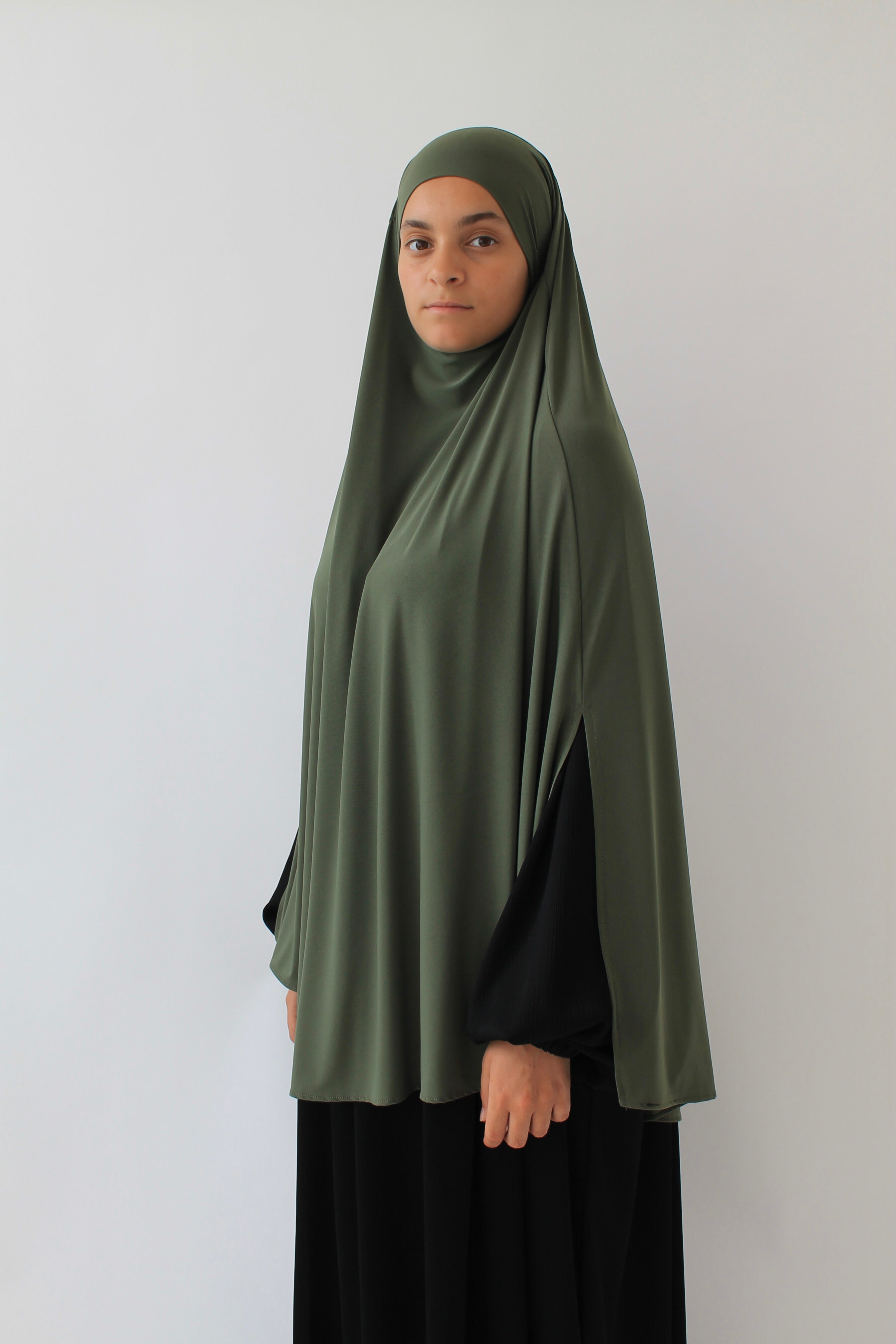 KHIMAR JERSEY PREMIUM À FENTES COURT Mayssa Mastour