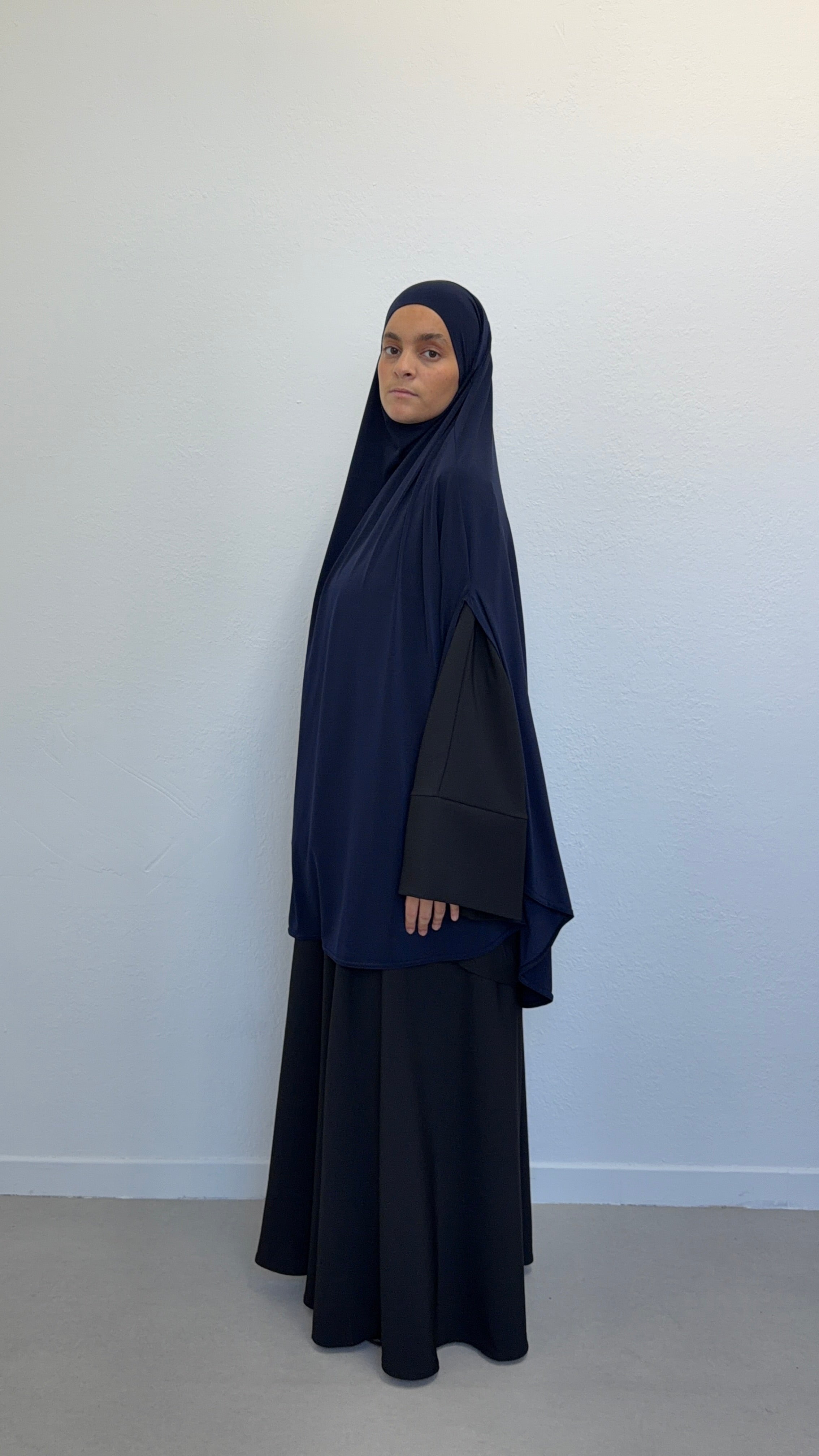 KHIMAR JERSEY PREMIUM À FENTES BLEU NUIT Mayssa Mastour