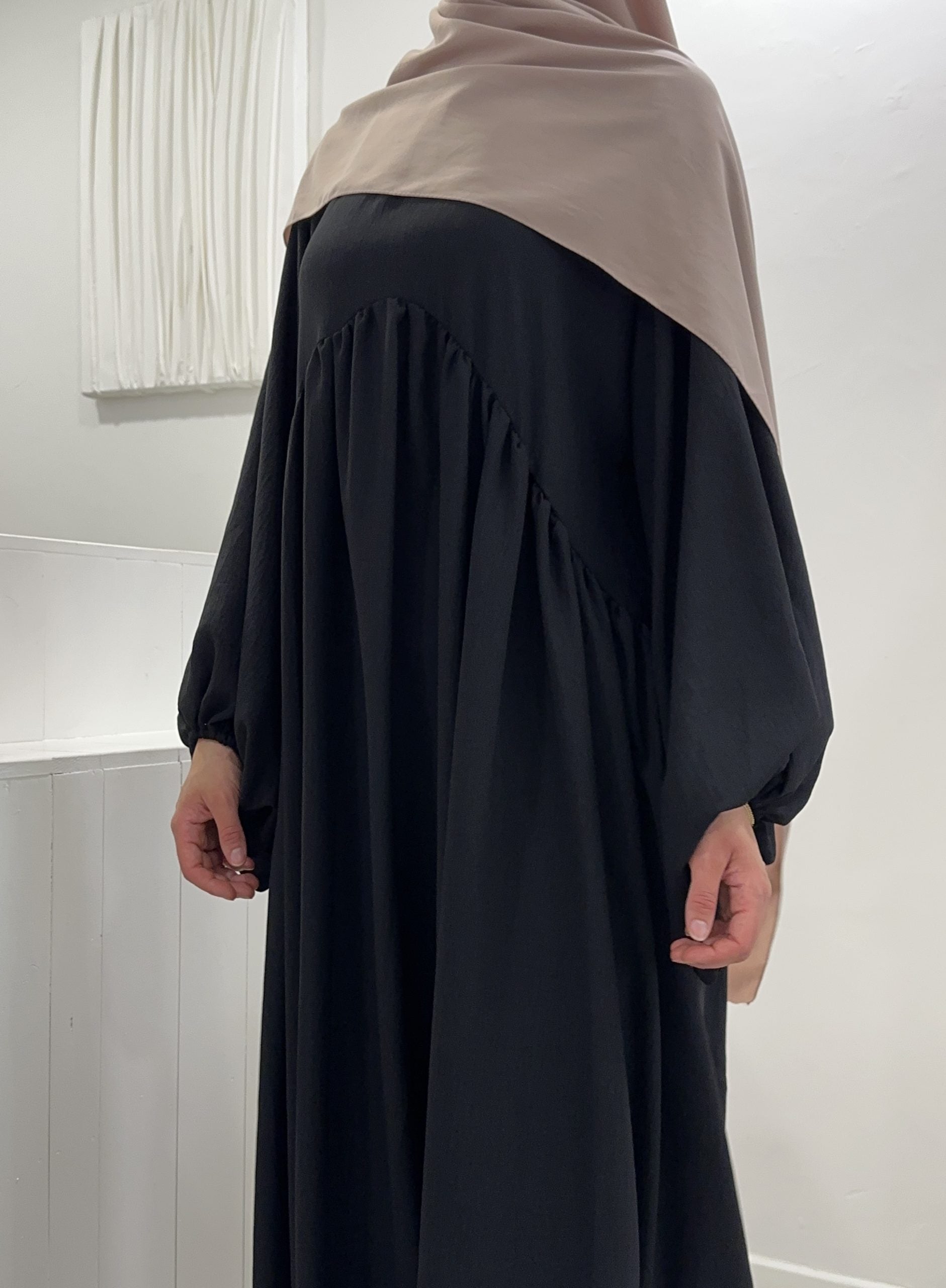 ABAYA ASSYA MANCHES BOUFFANTES