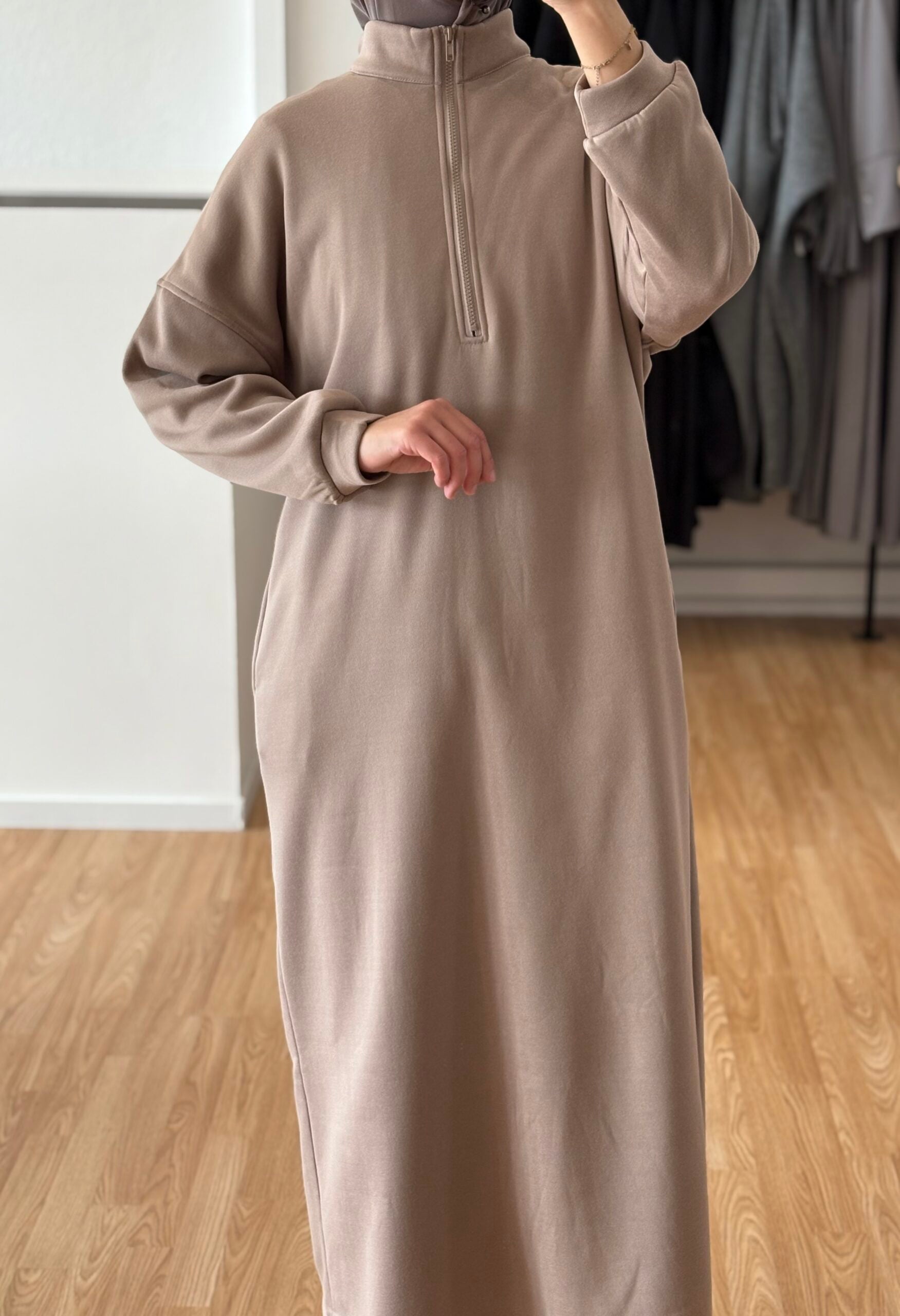 ROBE PULL ZIPPÉ