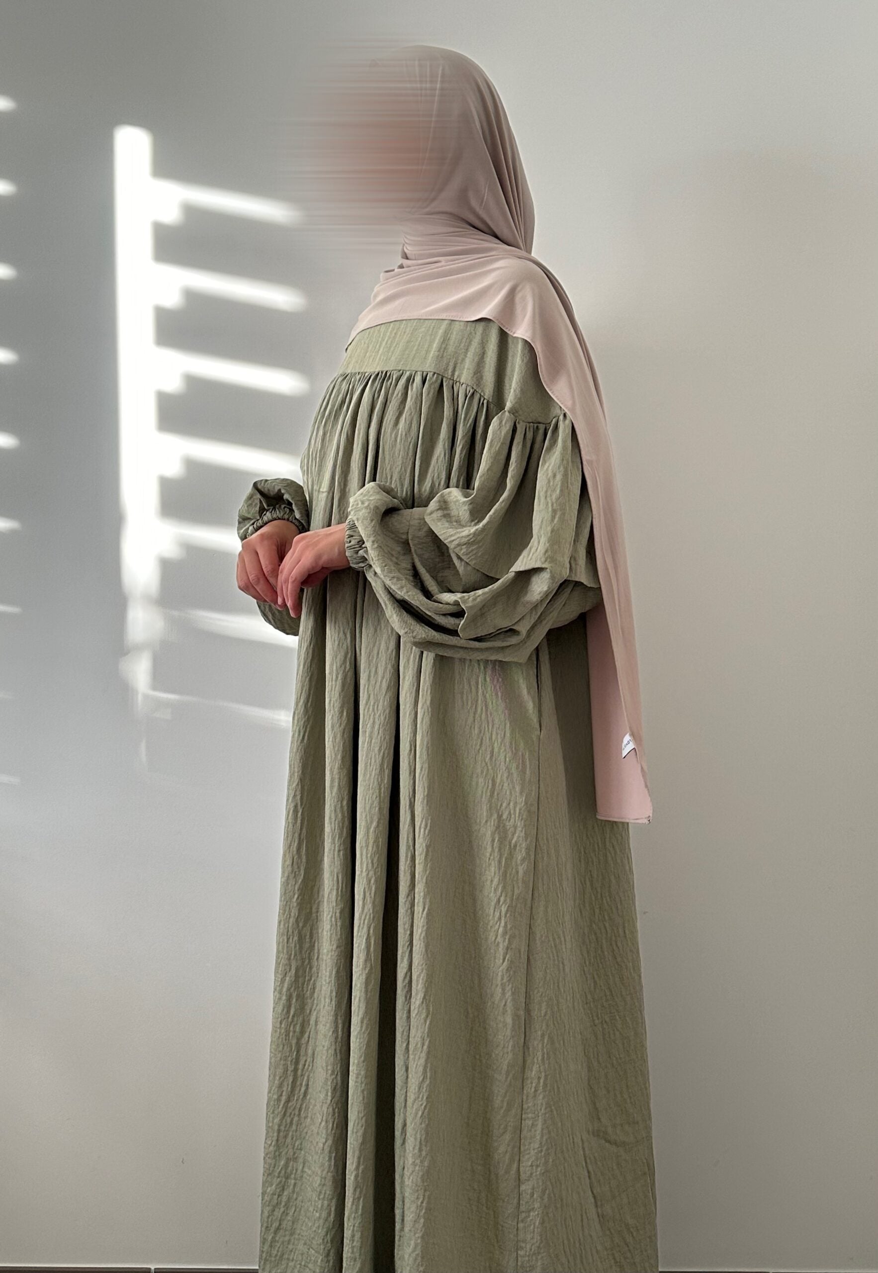 ABAYA LAYNA